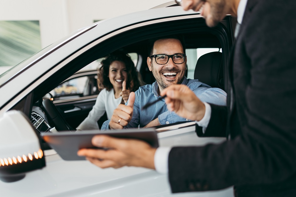 Ogni quanto tempo cambiamo l'auto e quanti veicoli acquistiamo nel corso della nostra vita?